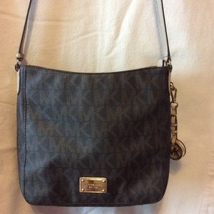Micheal Kors crossbody